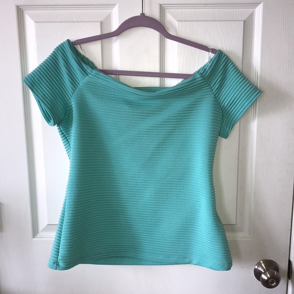 Off The Shoulder Blouse - Size Large - Picture 2 of 4